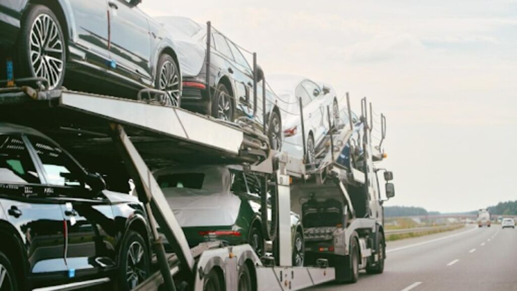 How Professional Car Transport Manages Interstate Routes